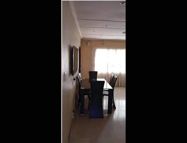 2 BEDROOM PROPERTY TO RENT IN OVERPORT